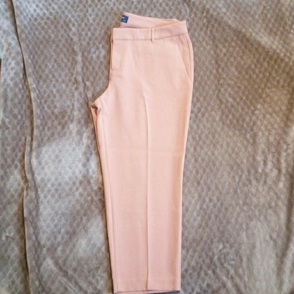 NWOT- Blush Crop Trouser Pants